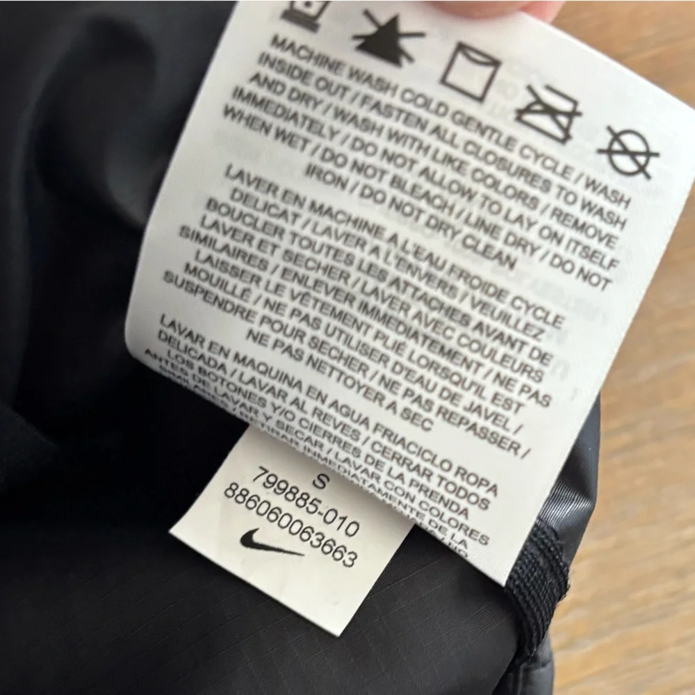 Nike Women's Shield Flash Running Reflective Zip Up Black Gray Jacket, Sz Small